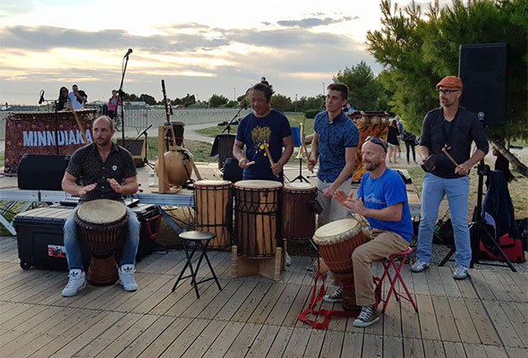 minndiaka-afro-light1